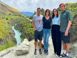 Half-Day Guided Tour of Arrowtown & Nearby Attractions With Queenstown Transfers